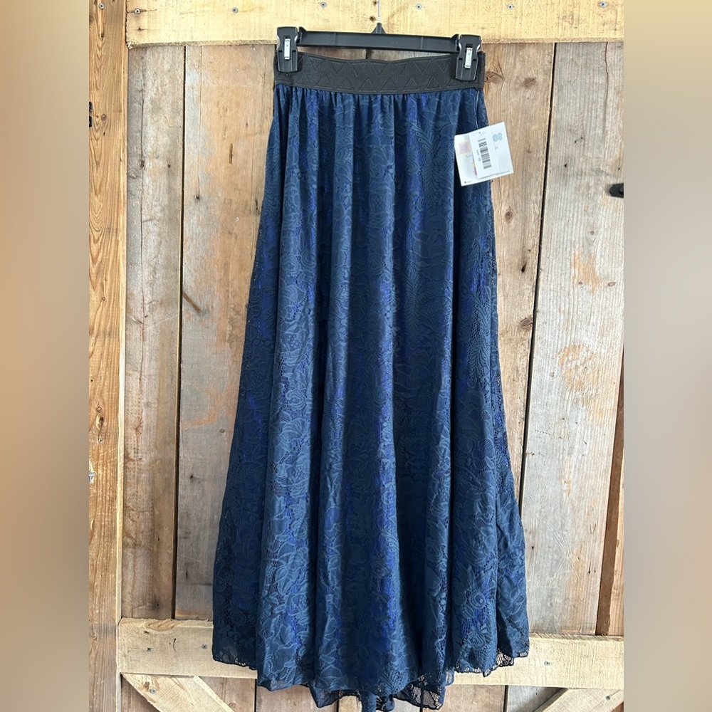 LuLaRoe Lucy size XS with tags.